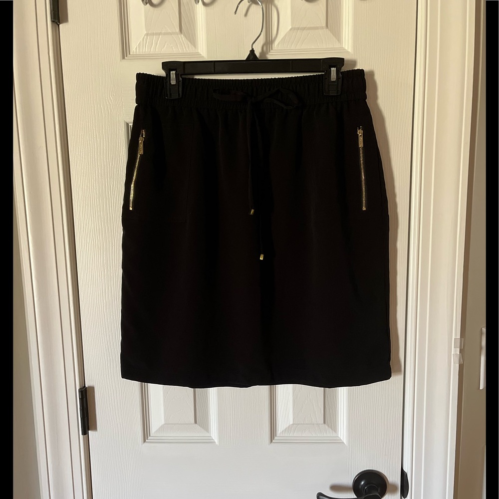 Calvin Klein Black Skirt with (2) Zipper Pockets. Size: Medium
